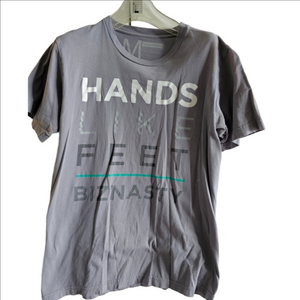 ✨ 3/$20✨ Oversized Hands Like Feet Tshirt